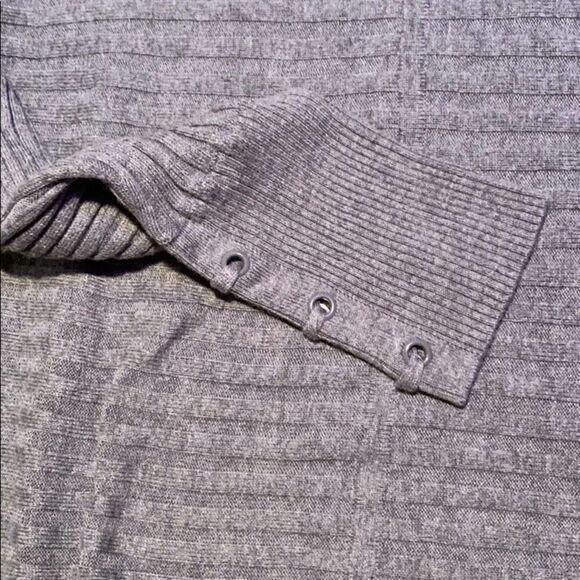 Soho Grey Crew Neck Ribbed Sweater With Laced Sleeves Size Medium - Picture 10 of 10